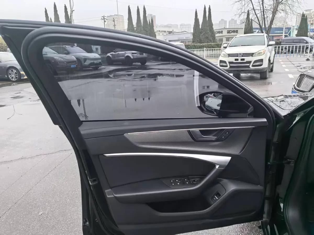 2020 Audi A6L 2.0T 190HP L4 7DCT,autocango,china used car exporter,china ev exporter,chinese used car exporter,chinese used ev exporter