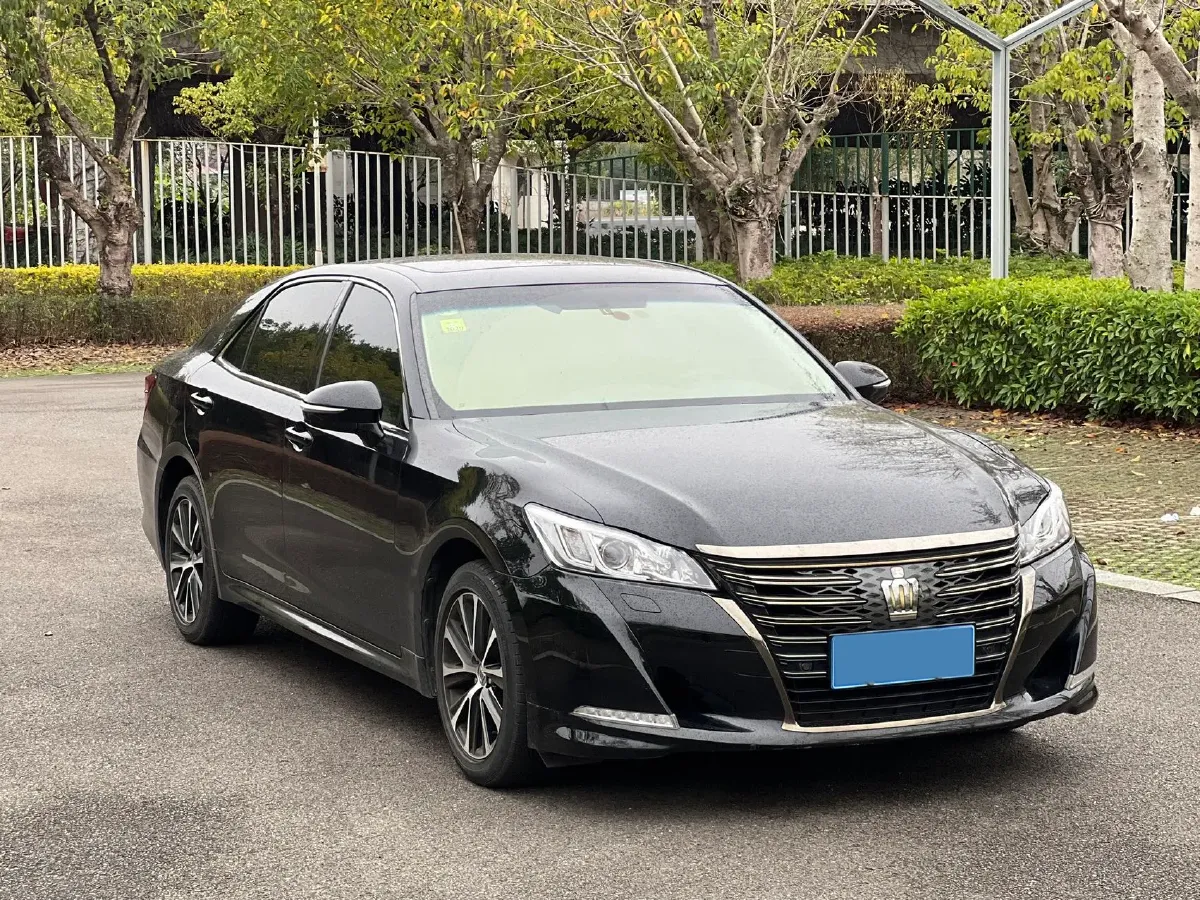 2017 Toyota Crown 2.0T 235HP L4 8AT,autocango,china used car exporter,china ev exporter,chinese used car exporter,chinese used ev exporter