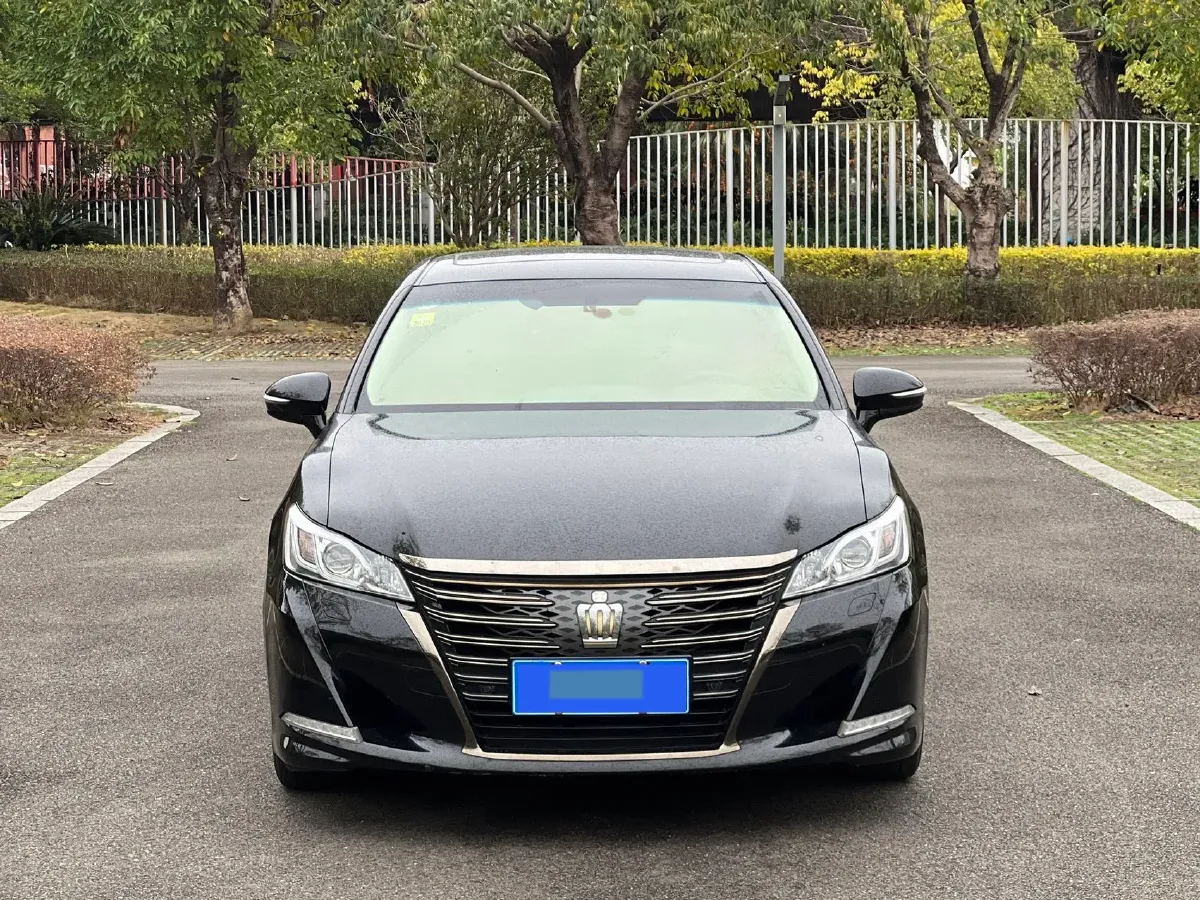 2017 Toyota Crown 2.0T 235HP L4 8AT,autocango,china used car exporter,china ev exporter,chinese used car exporter,chinese used ev exporter