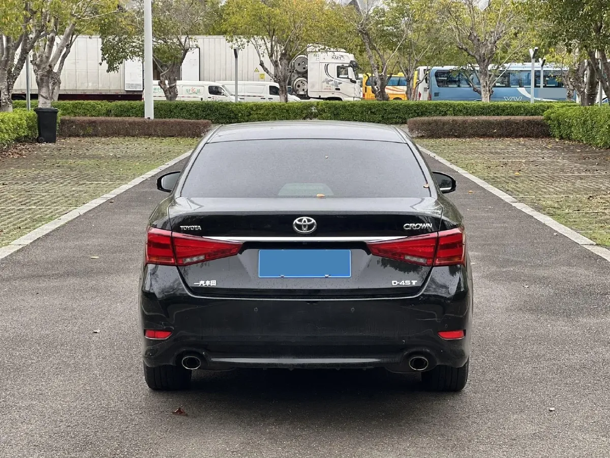 2017 Toyota Crown 2.0T 235HP L4 8AT,autocango,china used car exporter,china ev exporter,chinese used car exporter,chinese used ev exporter