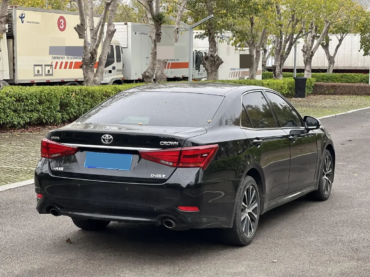 2017 Toyota Crown 2.0T 235HP L4 8AT,autocango,china used car exporter,china ev exporter,chinese used car exporter,chinese used ev exporter
