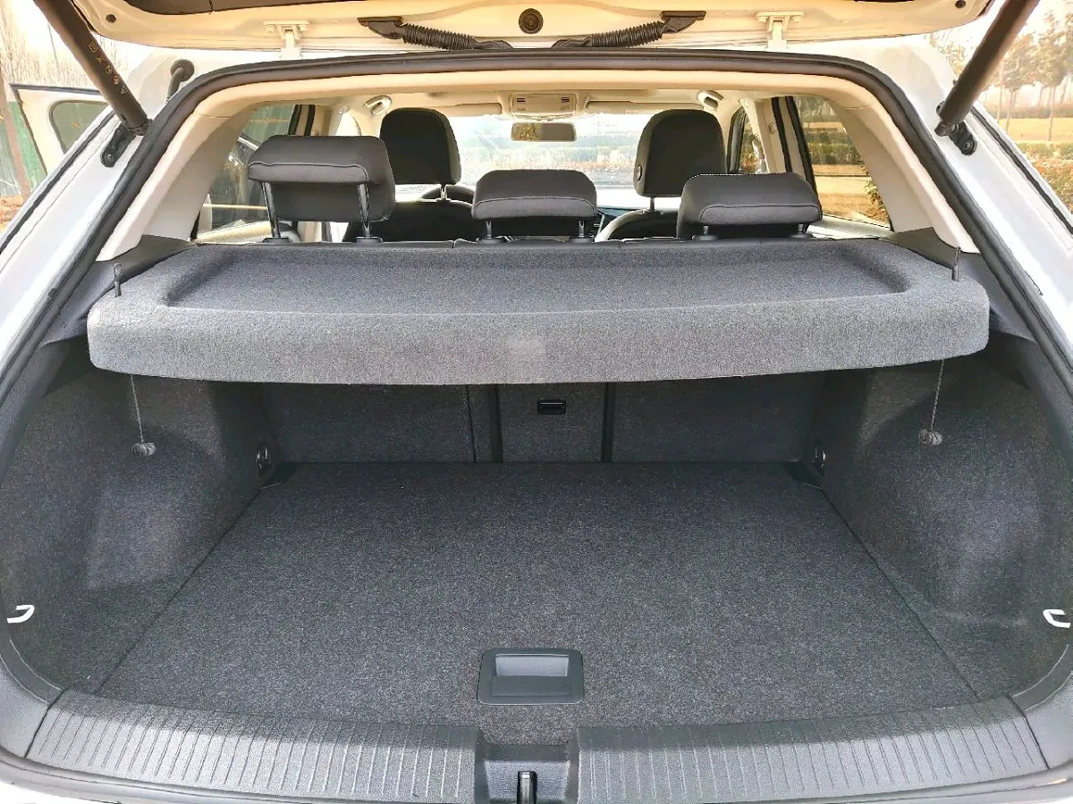 2022 Volkswagen T-Roc 1.4T 150HP L4 7DCT,autocango,china used car exporter,china ev exporter,chinese used car exporter,chinese used ev exporter