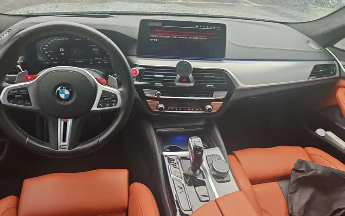 2021 BMW M5 4.4T 600HP V8 8AT,autocango,china used car exporter,china ev exporter,chinese used car exporter,chinese used ev exporter