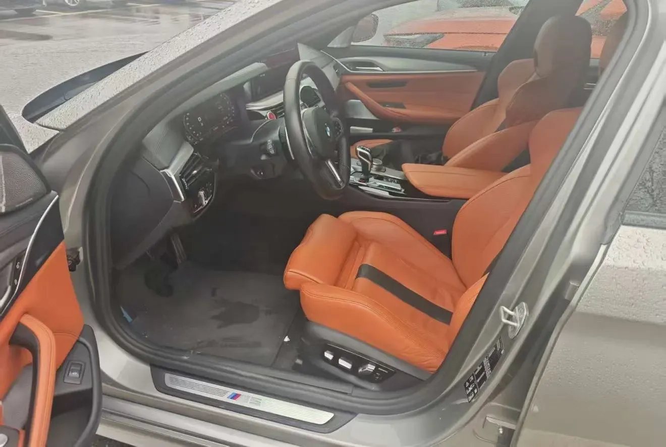 2021 BMW M5 4.4T 600HP V8 8AT,autocango,china used car exporter,china ev exporter,chinese used car exporter,chinese used ev exporter