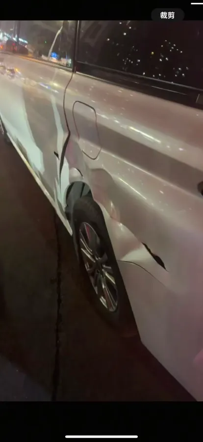 2021 Toyota Sienna 2.5L 192HP L4 E-CVT Hybrid,autocango,china used car exporter,china ev exporter,chinese used car exporter,chinese used ev exporter