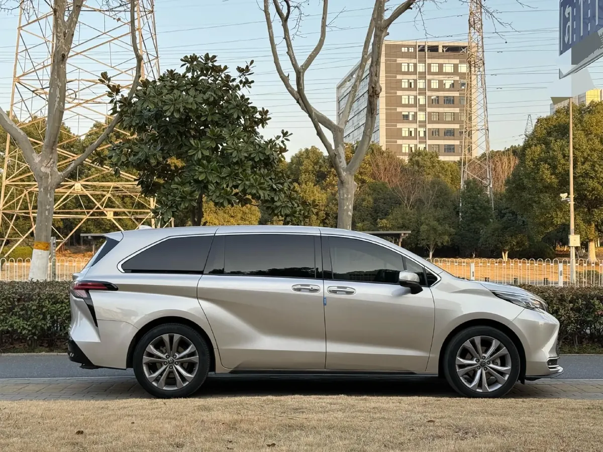 2021 Toyota Sienna 2.5L 192HP L4 E-CVT Hybrid,autocango,china used car exporter,china ev exporter,chinese used car exporter,chinese used ev exporter