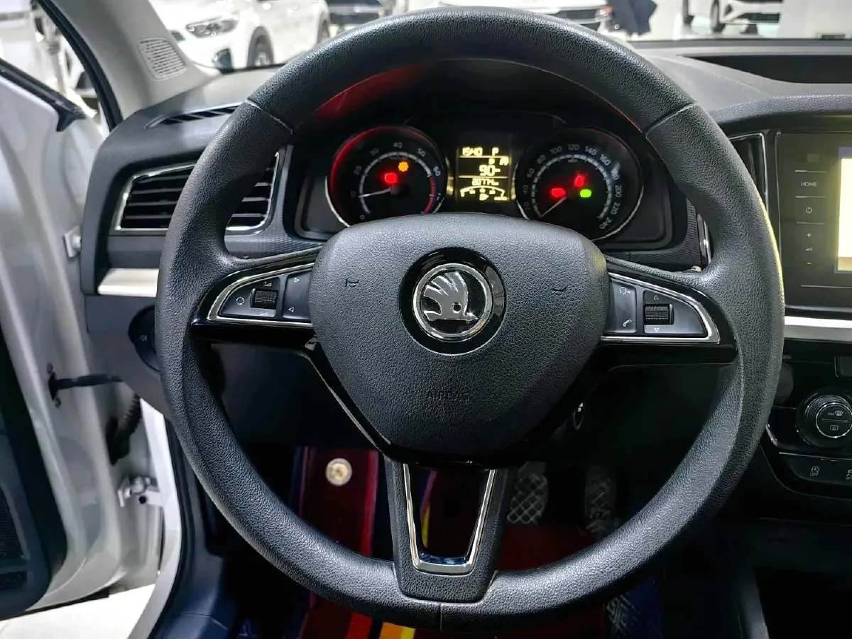 2022 Skoda Kamiq 1.5L 112HP L4 6AT,autocango,china used car exporter,china ev exporter,chinese used car exporter,chinese used ev exporter