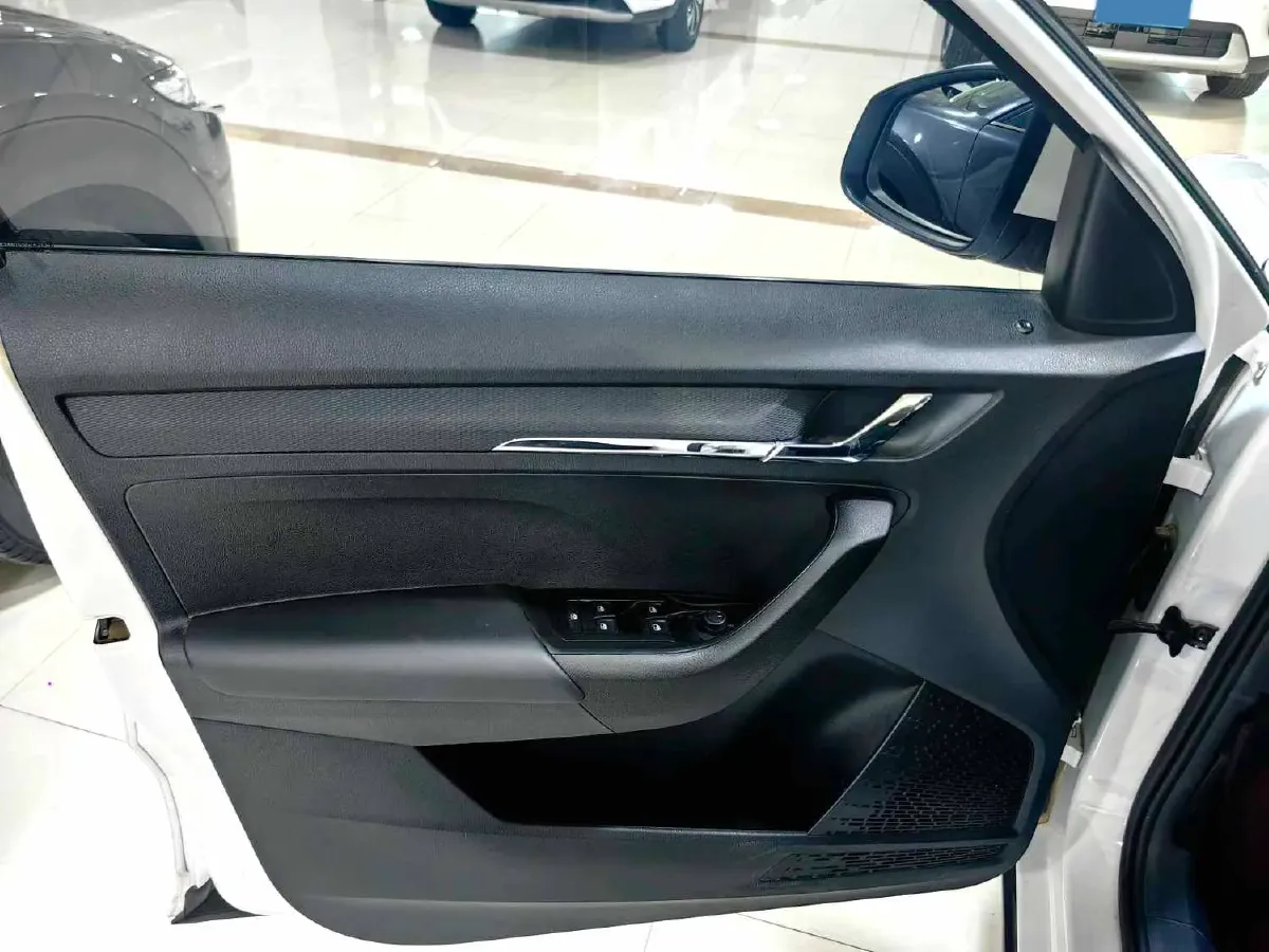 2022 Skoda Kamiq 1.5L 112HP L4 6AT,autocango,china used car exporter,china ev exporter,chinese used car exporter,chinese used ev exporter