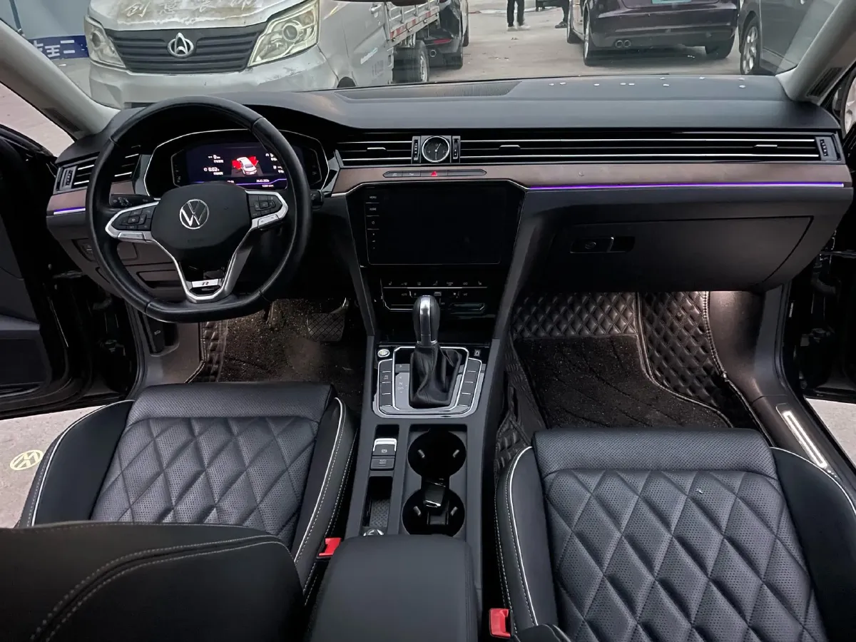 2020 Volkswagen Magotan 2.0T 220HP L4 7DCT,autocango,china used car exporter,china ev exporter,chinese used car exporter,chinese used ev exporter