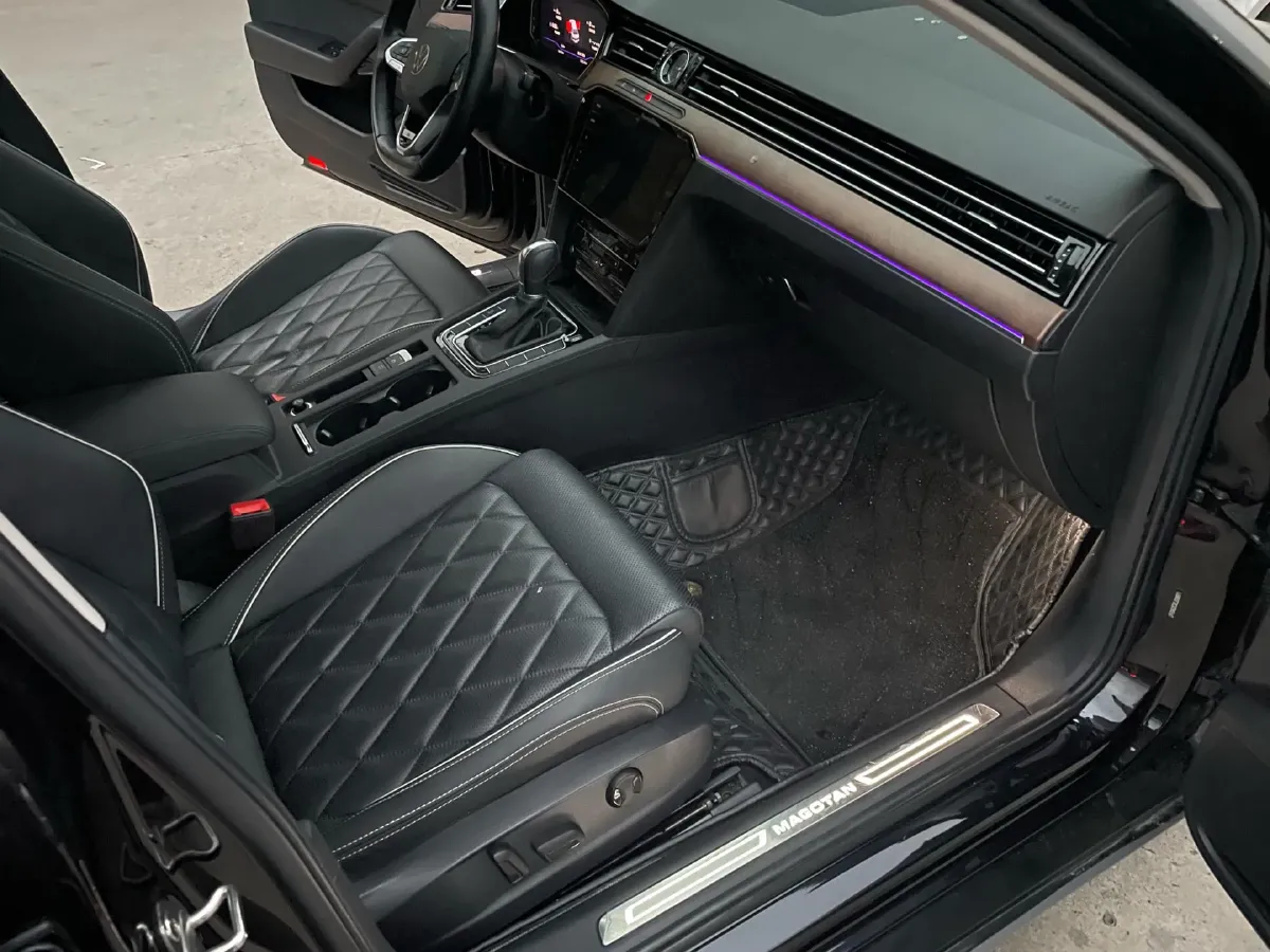 2020 Volkswagen Magotan 2.0T 220HP L4 7DCT,autocango,china used car exporter,china ev exporter,chinese used car exporter,chinese used ev exporter