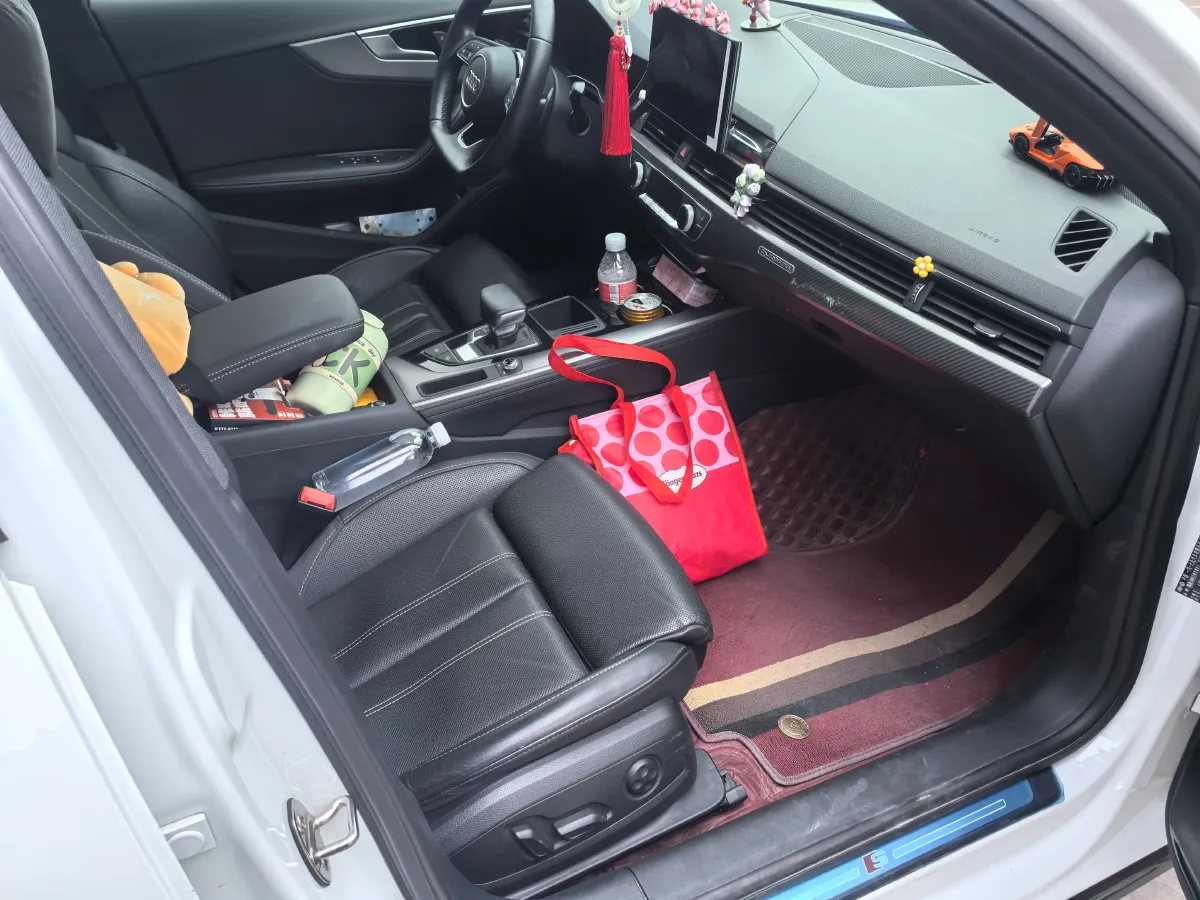 2023 Audi A4L 2.0T 190HP L4 7DCT,autocango,china used car exporter,china ev exporter,chinese used car exporter,chinese used ev exporter