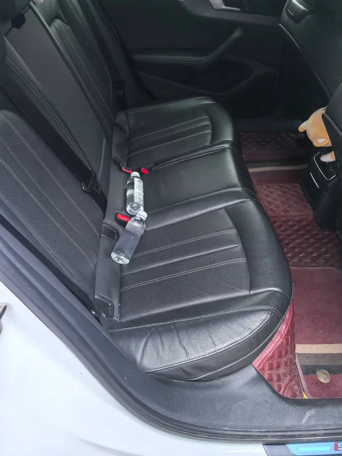 2023 Audi A4L 2.0T 190HP L4 7DCT,autocango,china used car exporter,china ev exporter,chinese used car exporter,chinese used ev exporter