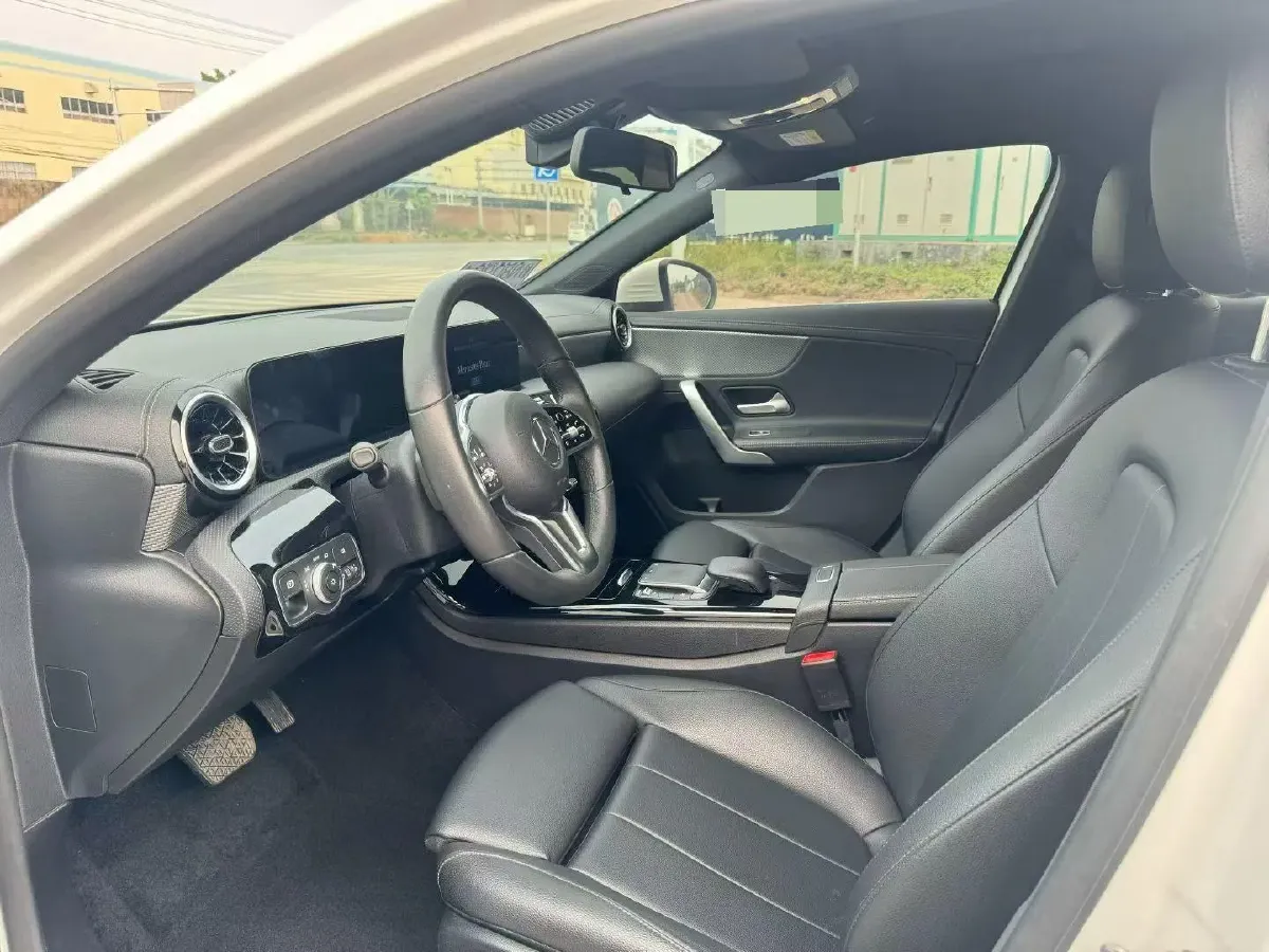 2022 Mercedes-Benz A Class 1.3T 136HP L4 7DCT,autocango,china used car exporter,china ev exporter,chinese used car exporter,chinese used ev exporter
