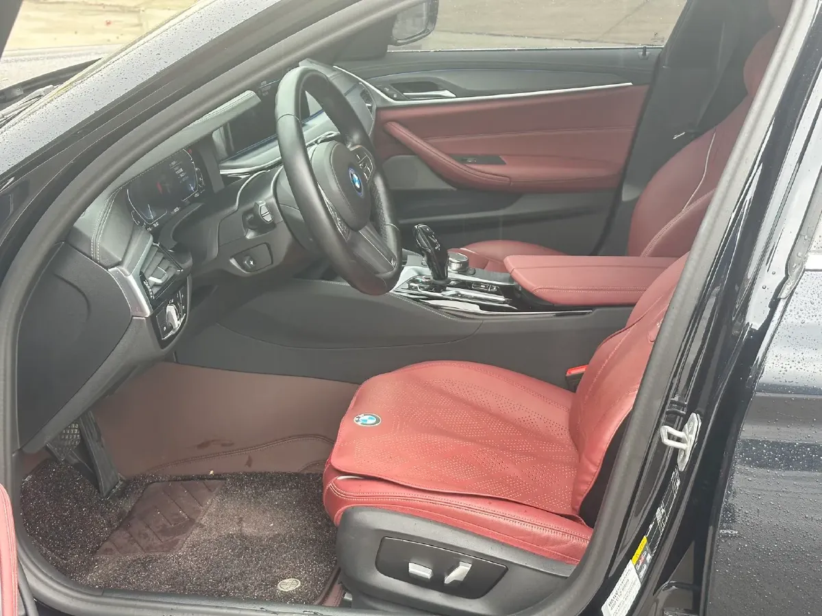 2022 BMW 5 Series 2.0T 184HP L4 8AT PHEV 17.7KWH,autocango,china used car exporter,china ev exporter,chinese used car exporter,chinese used ev exporter