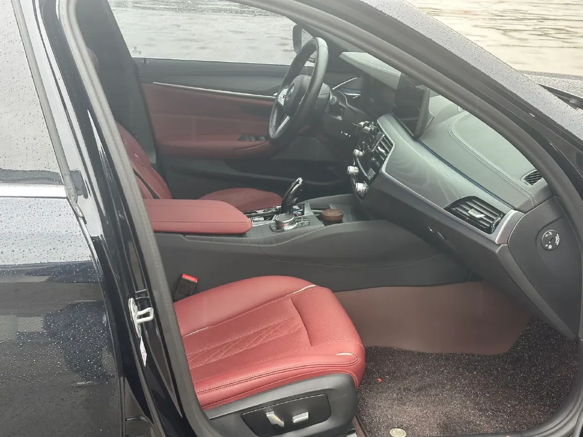 2022 BMW 5 Series 2.0T 184HP L4 8AT PHEV 17.7KWH,autocango,china used car exporter,china ev exporter,chinese used car exporter,chinese used ev exporter