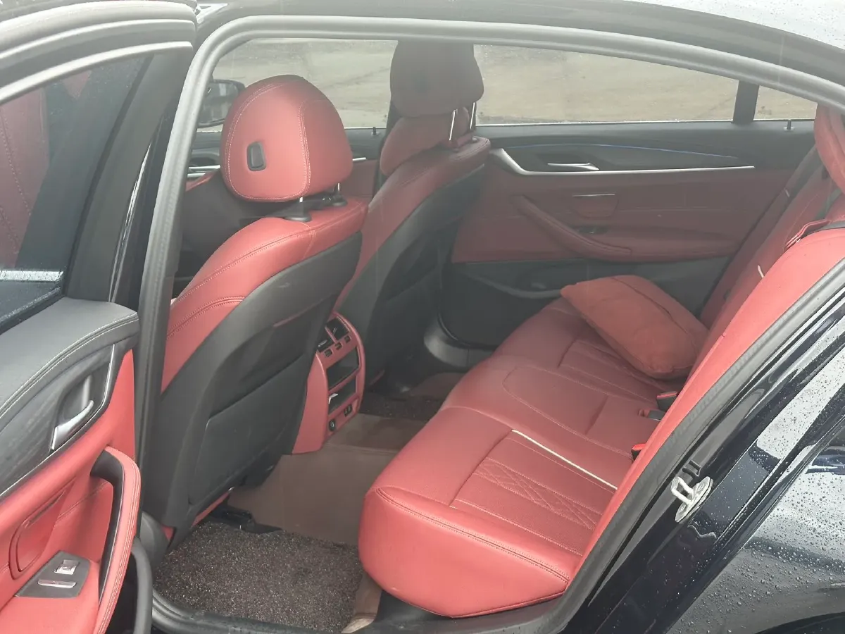 2022 BMW 5 Series 2.0T 184HP L4 8AT PHEV 17.7KWH,autocango,china used car exporter,china ev exporter,chinese used car exporter,chinese used ev exporter