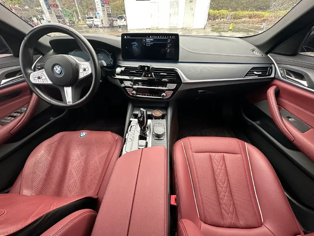 2022 BMW 5 Series 2.0T 184HP L4 8AT PHEV 17.7KWH,autocango,china used car exporter,china ev exporter,chinese used car exporter,chinese used ev exporter