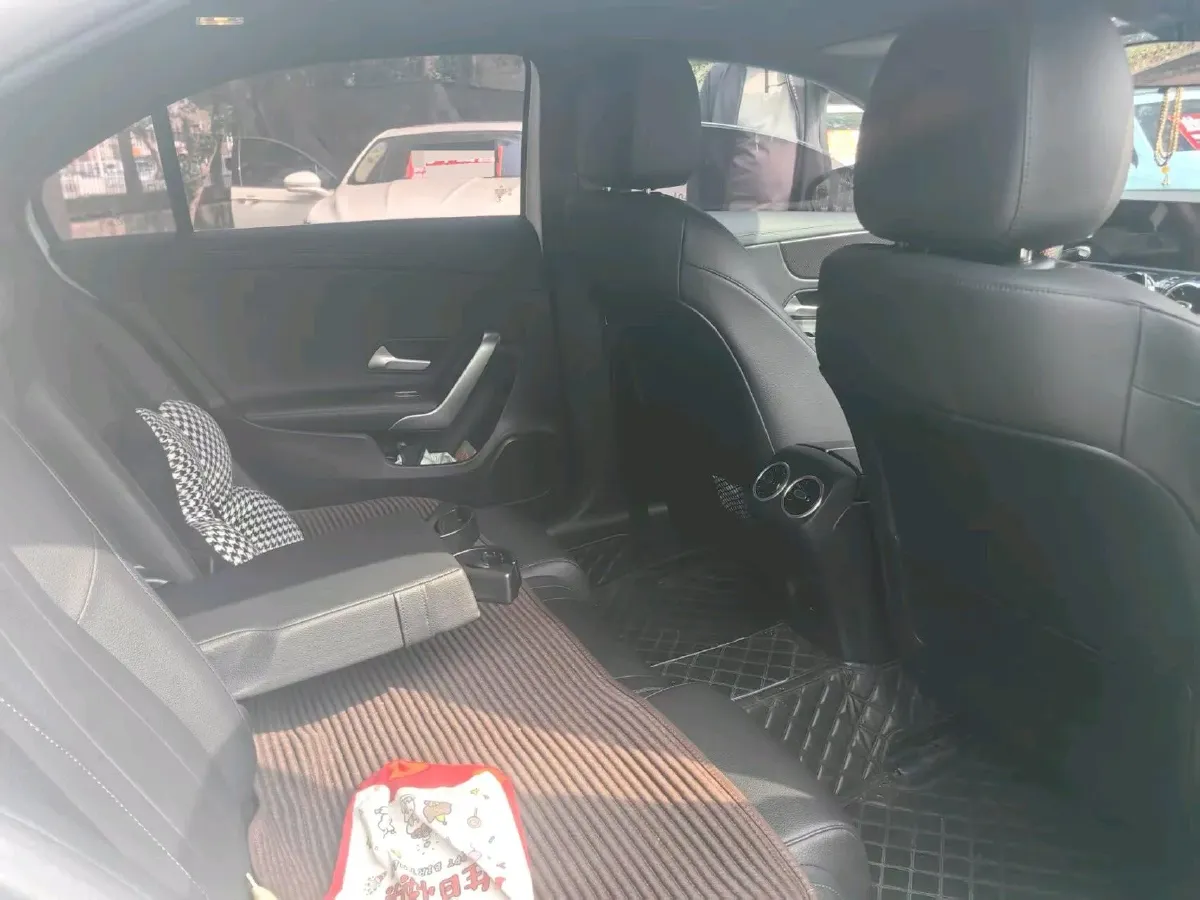 2022 Mercedes-Benz A Class 1.3T 163HP L4 7DCT,autocango,china used car exporter,china ev exporter,chinese used car exporter,chinese used ev exporter
