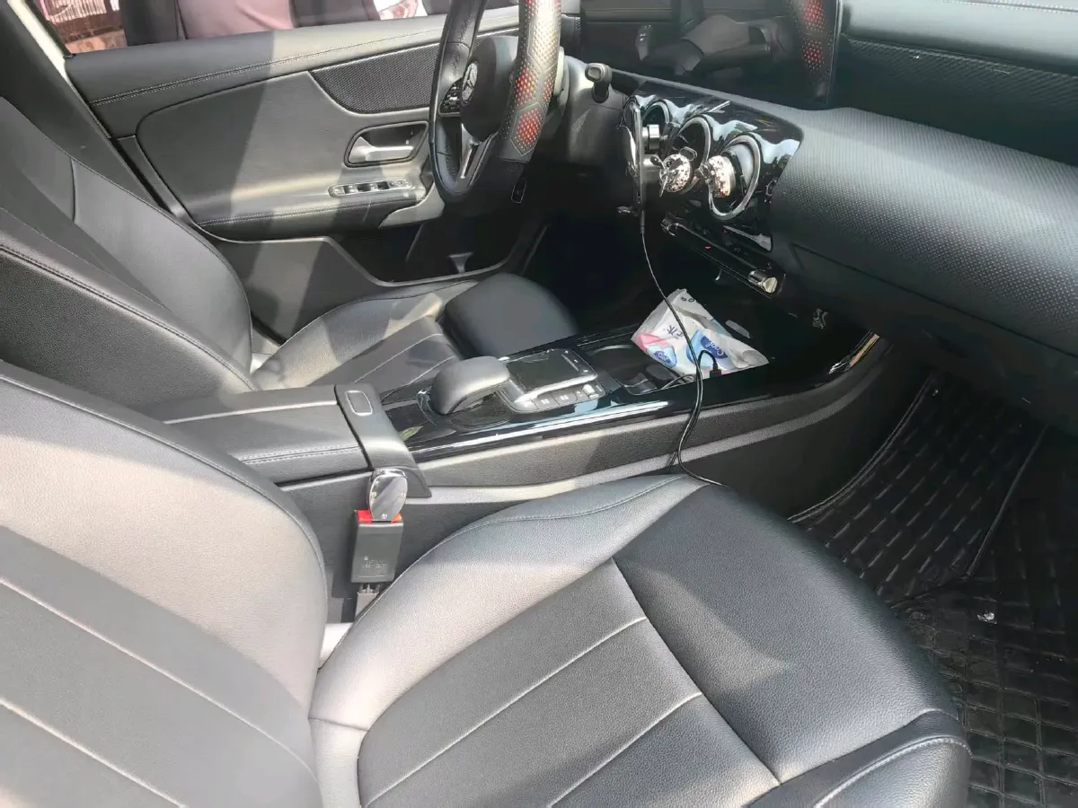 2022 Mercedes-Benz A Class 1.3T 163HP L4 7DCT,autocango,china used car exporter,china ev exporter,chinese used car exporter,chinese used ev exporter