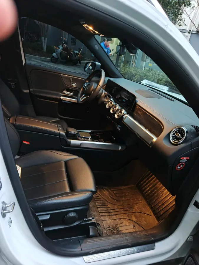 2020 Mercedes-Benz GLB Class 1.3T 163HP L4 7DCT,autocango,china used car exporter,china ev exporter,chinese used car exporter,chinese used ev exporter