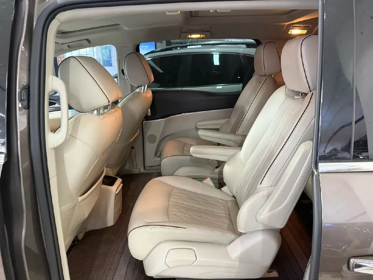 2022 Buick GL8 2.0T 237HP L4 9AT,autocango,china used car exporter,china ev exporter,chinese used car exporter,chinese used ev exporter