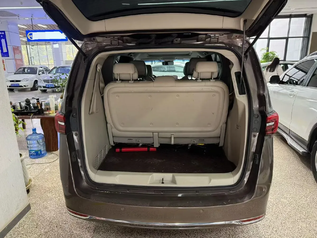 2022 Buick GL8 2.0T 237HP L4 9AT,autocango,china used car exporter,china ev exporter,chinese used car exporter,chinese used ev exporter