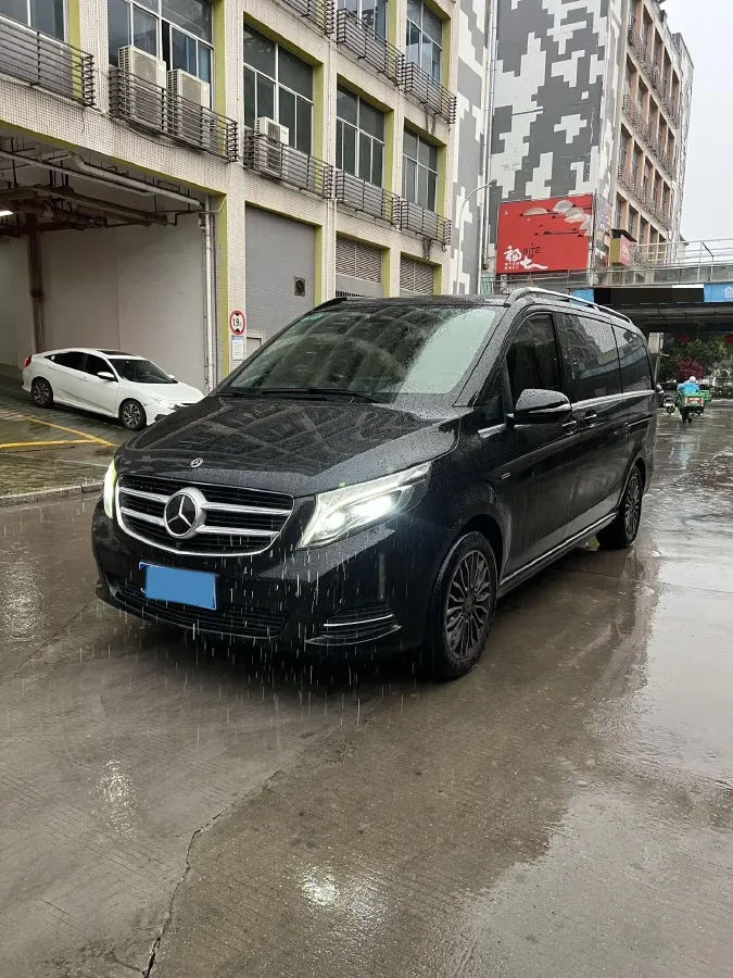 2018 Mercedes-Benz V Class 2.0T 211HP L4 7AT,autocango,china used car exporter,china ev exporter,chinese used car exporter,chinese used ev exporter