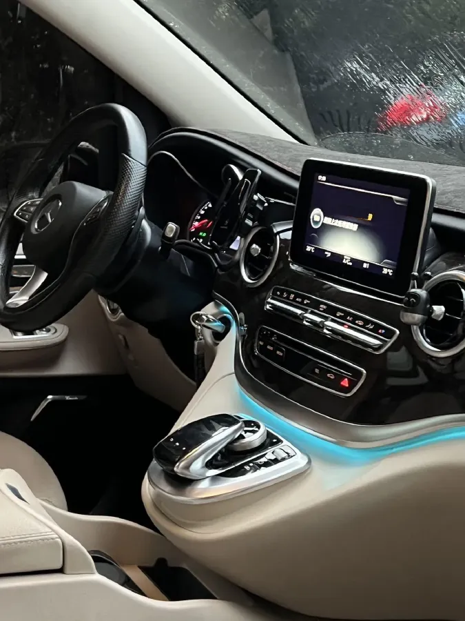 2018 Mercedes-Benz V Class 2.0T 211HP L4 7AT,autocango,china used car exporter,china ev exporter,chinese used car exporter,chinese used ev exporter