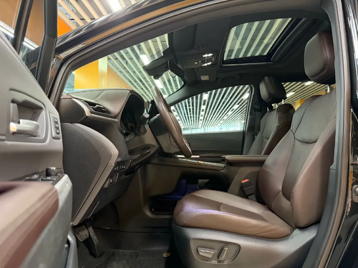 2024 Toyota Granvia 2.5L 189HP L4 E-CVT Hybrid,autocango,china used car exporter,china ev exporter,chinese used car exporter,chinese used ev exporter