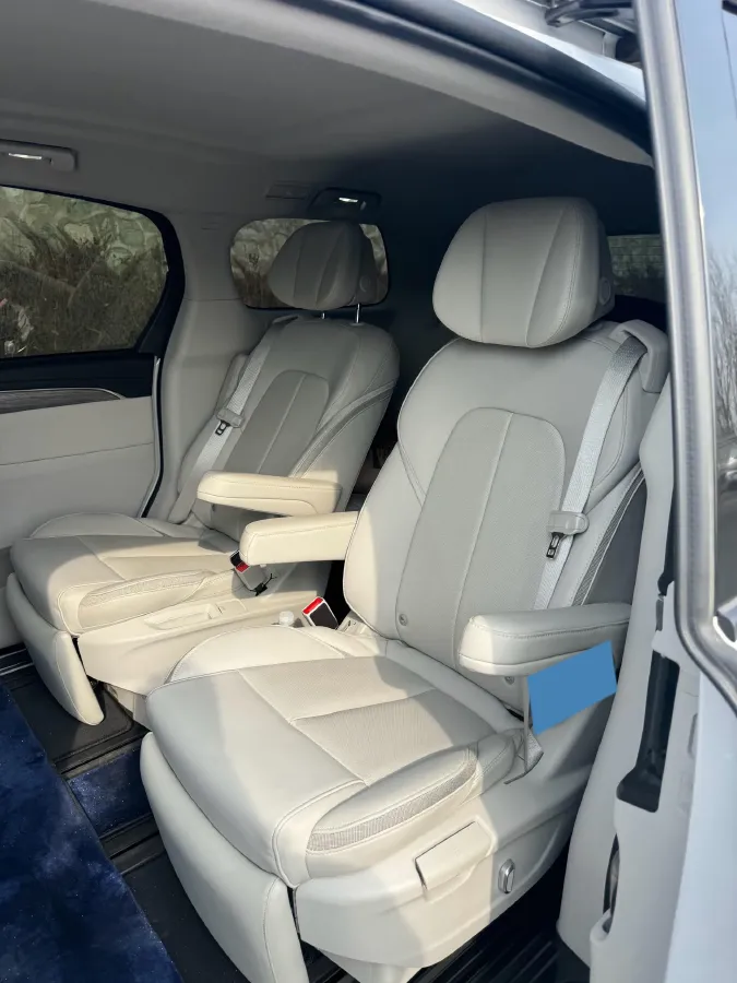 2023 Buick GL8 2.0T 237HP L4 9AT,autocango,china used car exporter,china ev exporter,chinese used car exporter,chinese used ev exporter