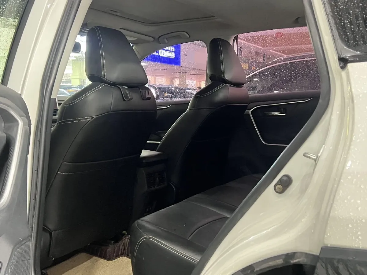 2021 Toyota RAV4 2.0L 171HP L4 CVT,autocango,china used car exporter,china ev exporter,chinese used car exporter,chinese used ev exporter