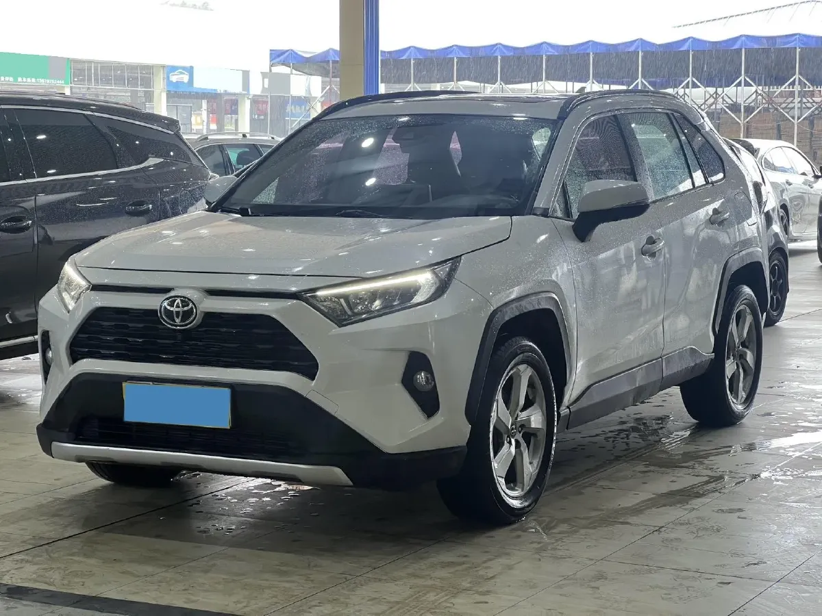 2021 Toyota RAV4 2.0L 171HP L4 CVT,autocango,china used car exporter,china ev exporter,chinese used car exporter,chinese used ev exporter