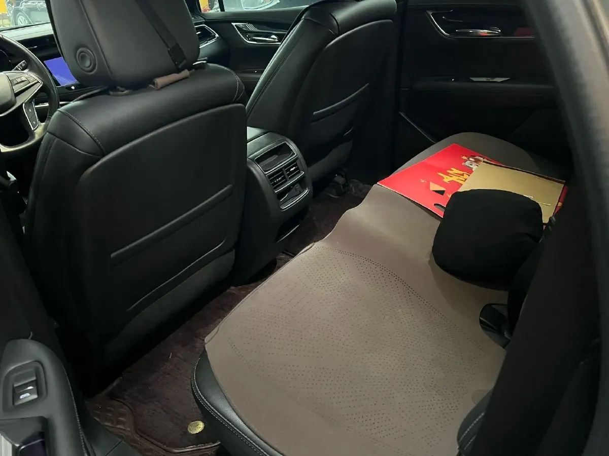 2022 Cadillac XT5 2.0T 237HP L4 9AT,autocango,china used car exporter,china ev exporter,chinese used car exporter,chinese used ev exporter