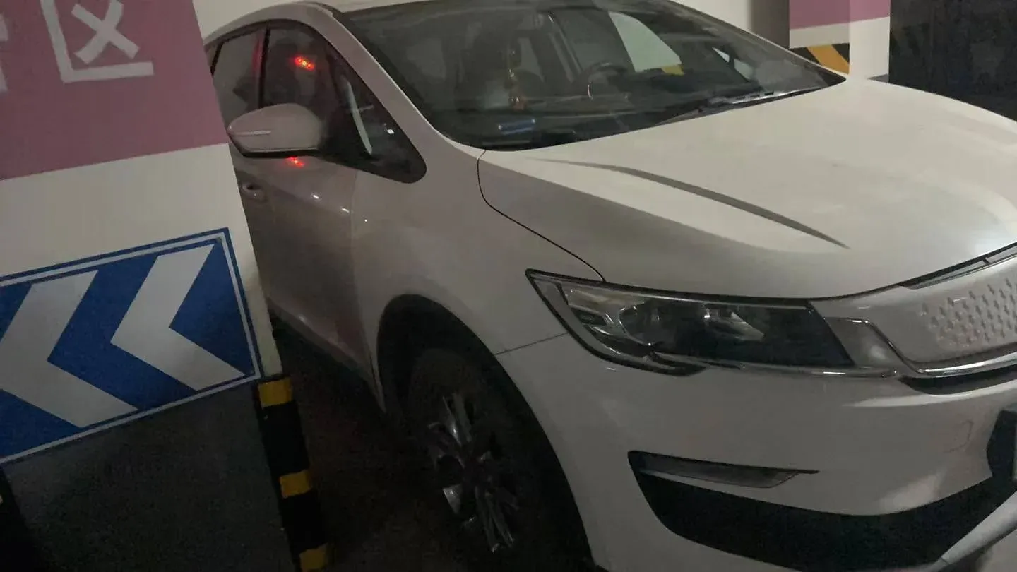 2021 Livan Maple 80v BEV 53KWH,autocango,china used car exporter,china ev exporter,chinese used car exporter,chinese used ev exporter