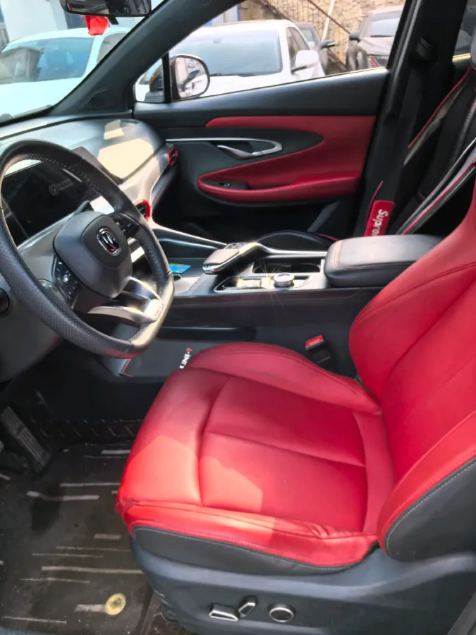 2020 ChangAn UNI-T 1.5T 180HP L4 7DCT,autocango,china used car exporter,china ev exporter,chinese used car exporter,chinese used ev exporter