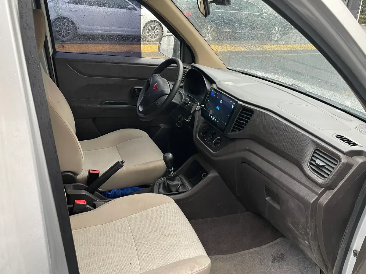 2021 WuLing RongGuang Mini Truck 1.2L 76HP L4 5MT,autocango,china used car exporter,china ev exporter,chinese used car exporter,chinese used ev exporter