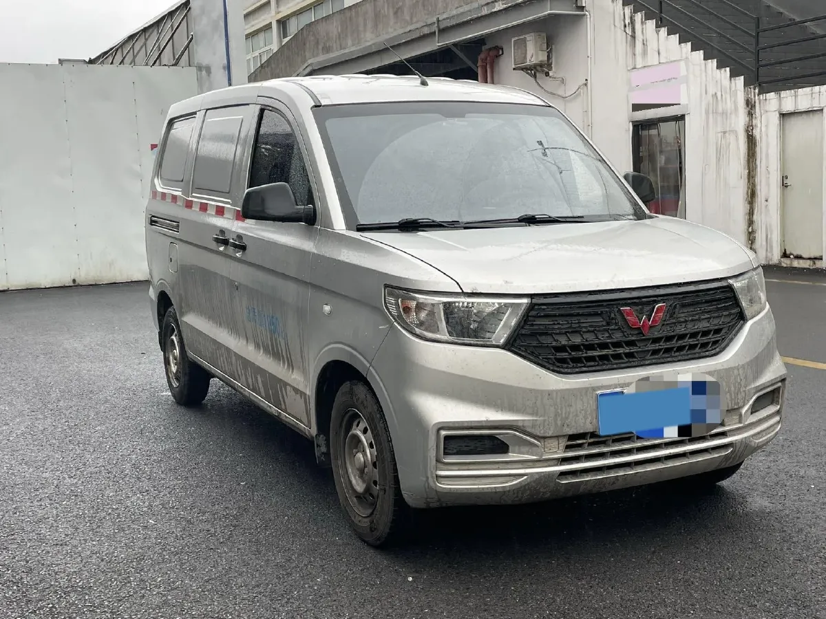 2021 WuLing RongGuang Mini Truck 1.2L 76HP L4 5MT,autocango,china used car exporter,china ev exporter,chinese used car exporter,chinese used ev exporter