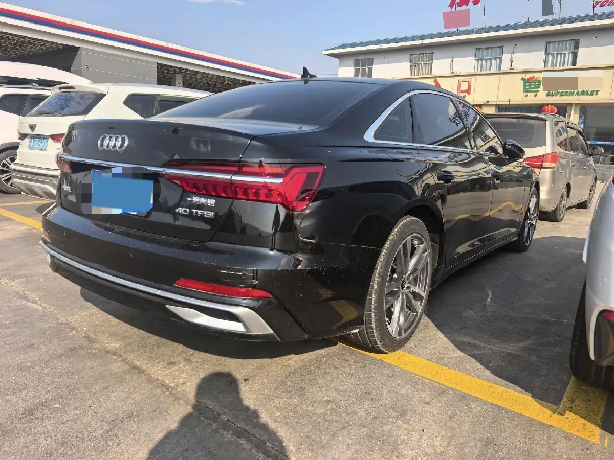 2024 Audi A6L 2.0T 190HP L4 7DCT,autocango,china used car exporter,china ev exporter,chinese used car exporter,chinese used ev exporter
