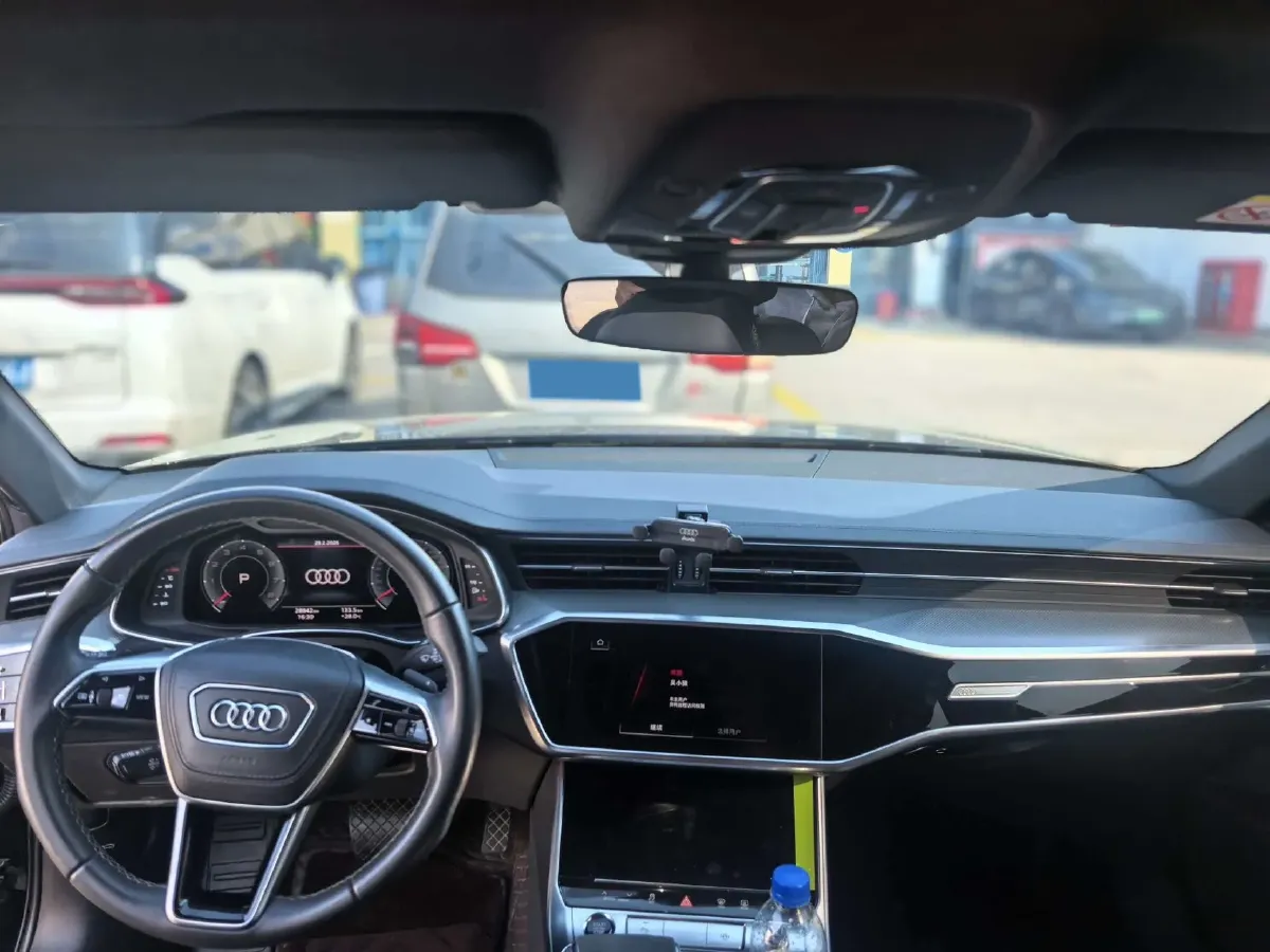 2024 Audi A6L 2.0T 190HP L4 7DCT,autocango,china used car exporter,china ev exporter,chinese used car exporter,chinese used ev exporter