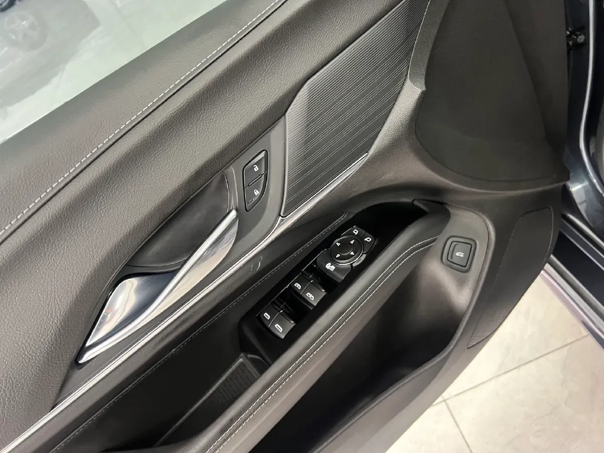 2022 Cadillac CT4 2.0T 237HP L4 8AT,autocango,china used car exporter,china ev exporter,chinese used car exporter,chinese used ev exporter