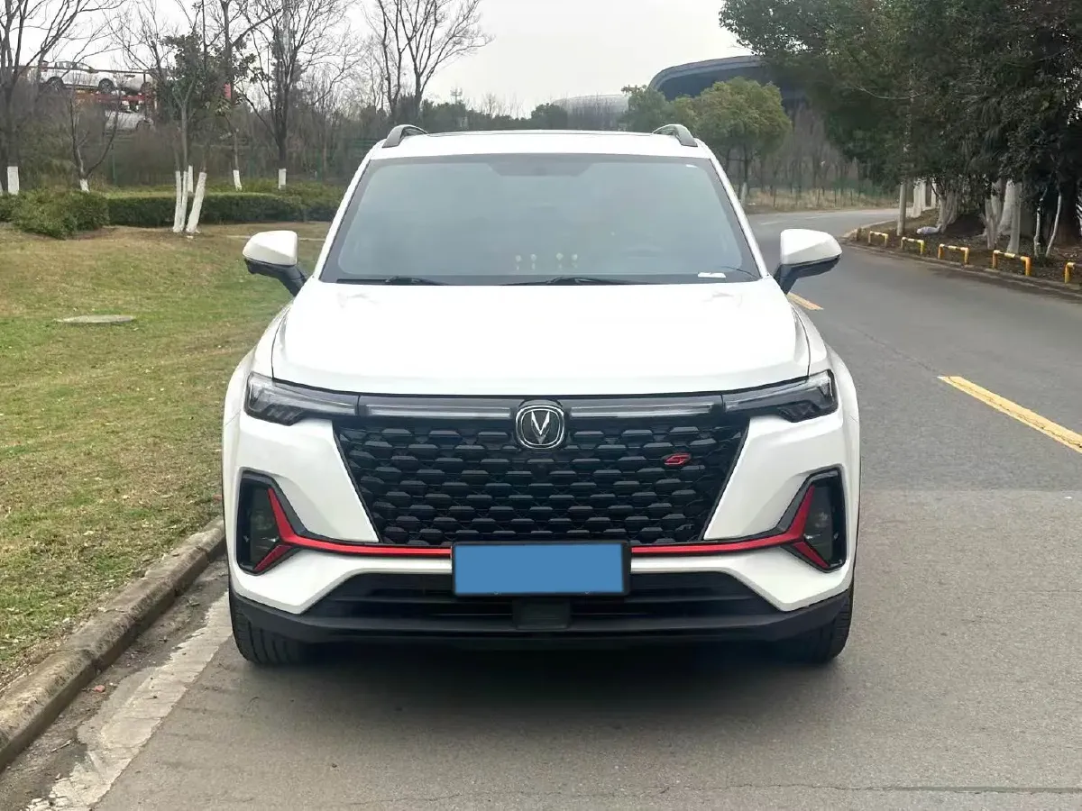 2022 ChangAn CS35 Plus 1.4T 160HP L4 7DCT,autocango,china used car exporter,china ev exporter,chinese used car exporter,chinese used ev exporter