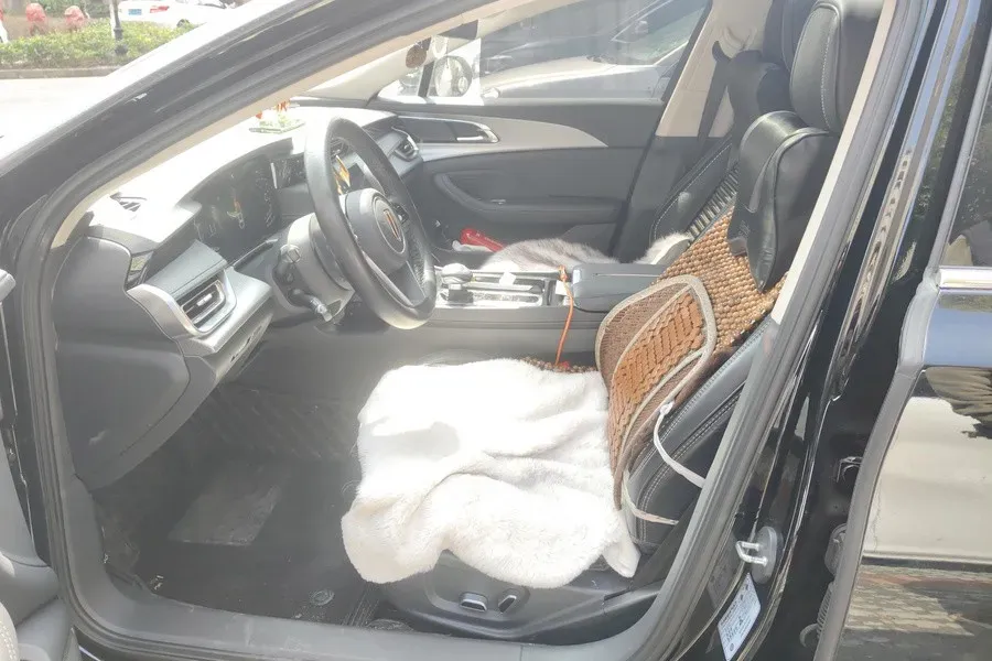 2024 HongQi H5 1.5T 169HP L4 7DCT,autocango,china used car exporter,china ev exporter,chinese used car exporter,chinese used ev exporter