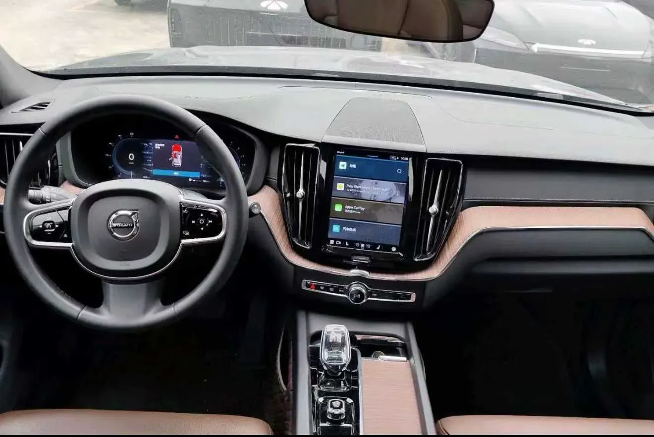 2023 Volvo XC60 2.0T 250HP L4 8AT,autocango,china used car exporter,china ev exporter,chinese used car exporter,chinese used ev exporter