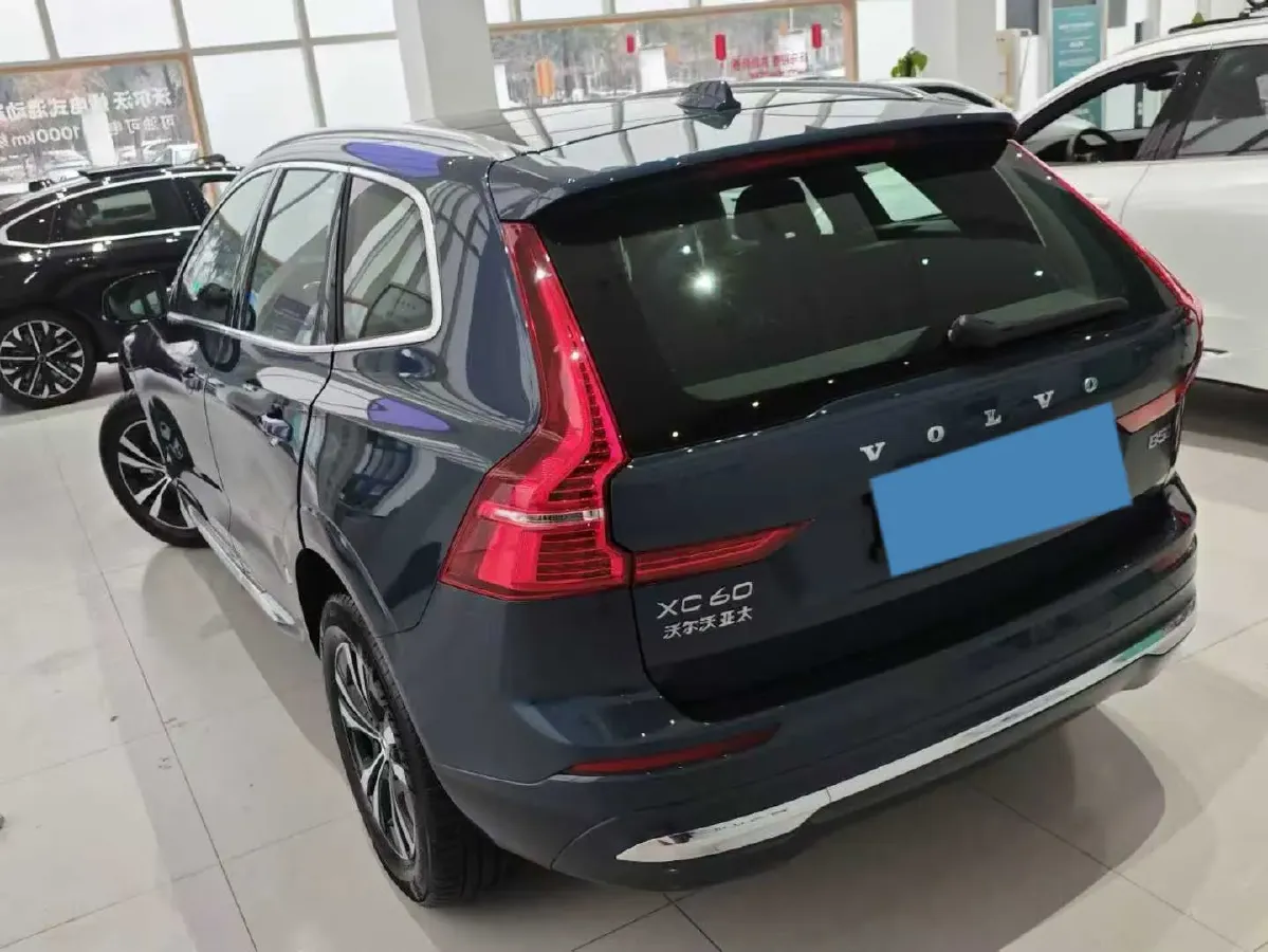 2023 Volvo XC60 2.0T 250HP L4 8AT,autocango,china used car exporter,china ev exporter,chinese used car exporter,chinese used ev exporter