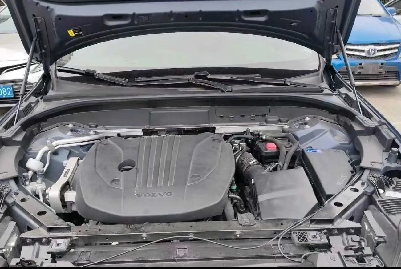 2023 Volvo XC60 2.0T 250HP L4 8AT,autocango,china used car exporter,china ev exporter,chinese used car exporter,chinese used ev exporter