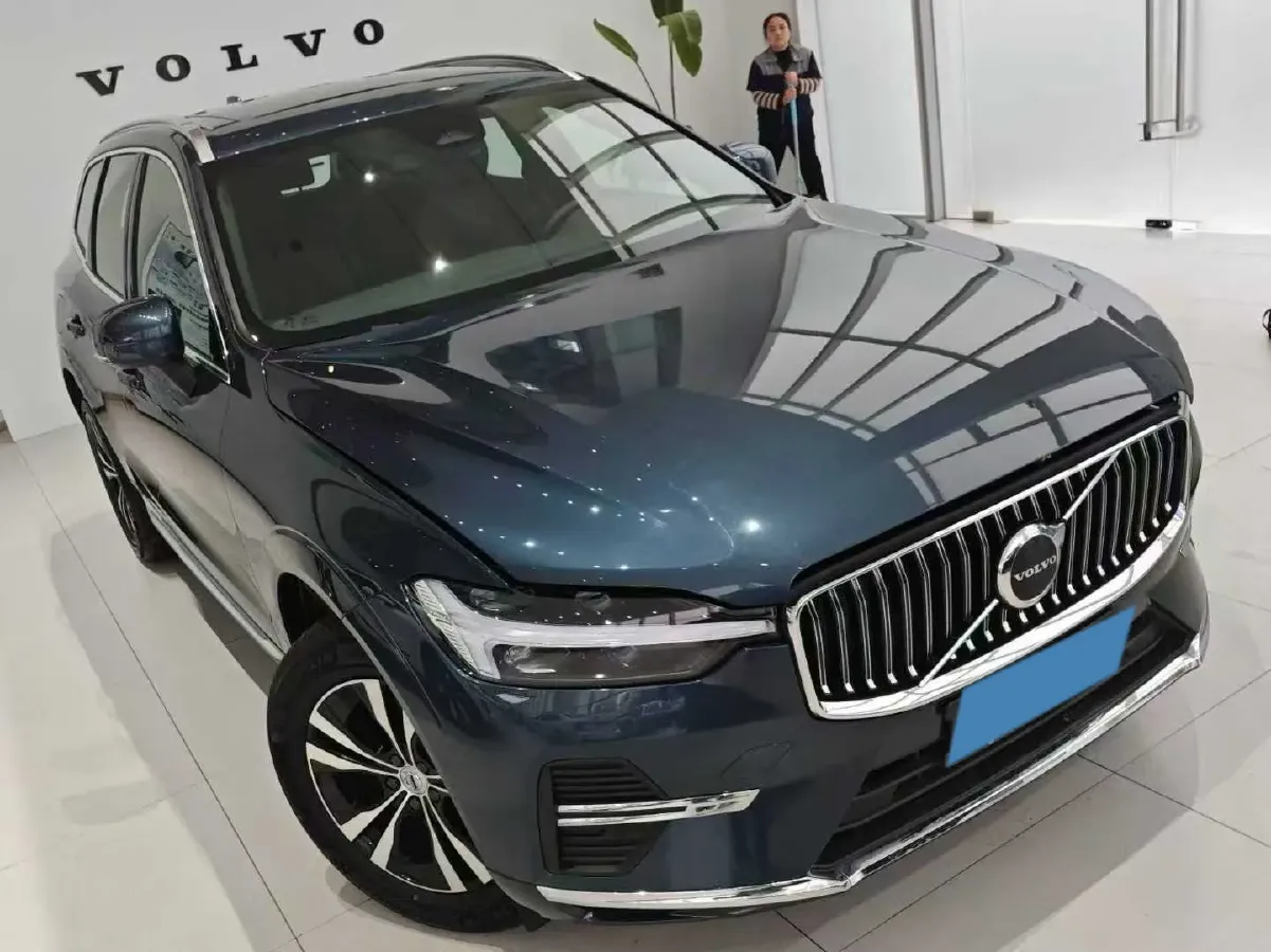 2023 Volvo XC60 2.0T 250HP L4 8AT,autocango,china used car exporter,china ev exporter,chinese used car exporter,chinese used ev exporter