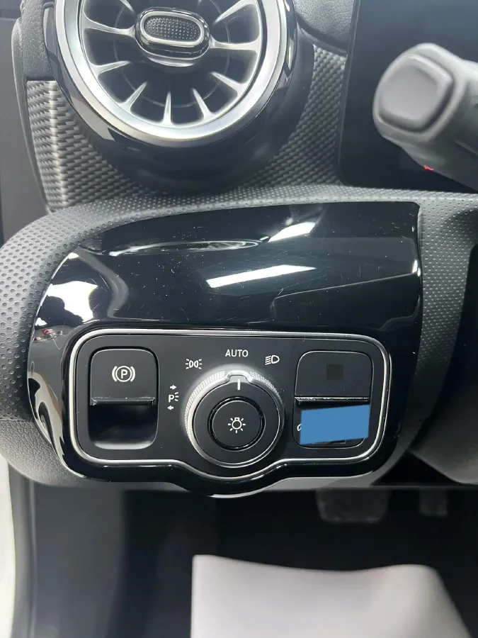 2023 Mercedes-Benz A Class 1.3T 136HP L4 7DCT,autocango,china used car exporter,china ev exporter,chinese used car exporter,chinese used ev exporter