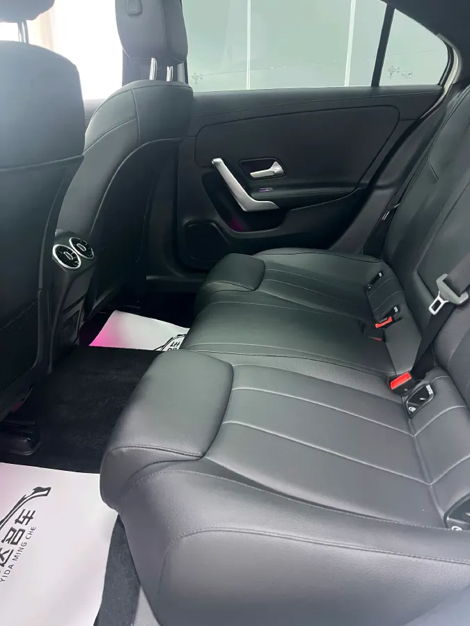 2023 Mercedes-Benz A Class 1.3T 136HP L4 7DCT,autocango,china used car exporter,china ev exporter,chinese used car exporter,chinese used ev exporter