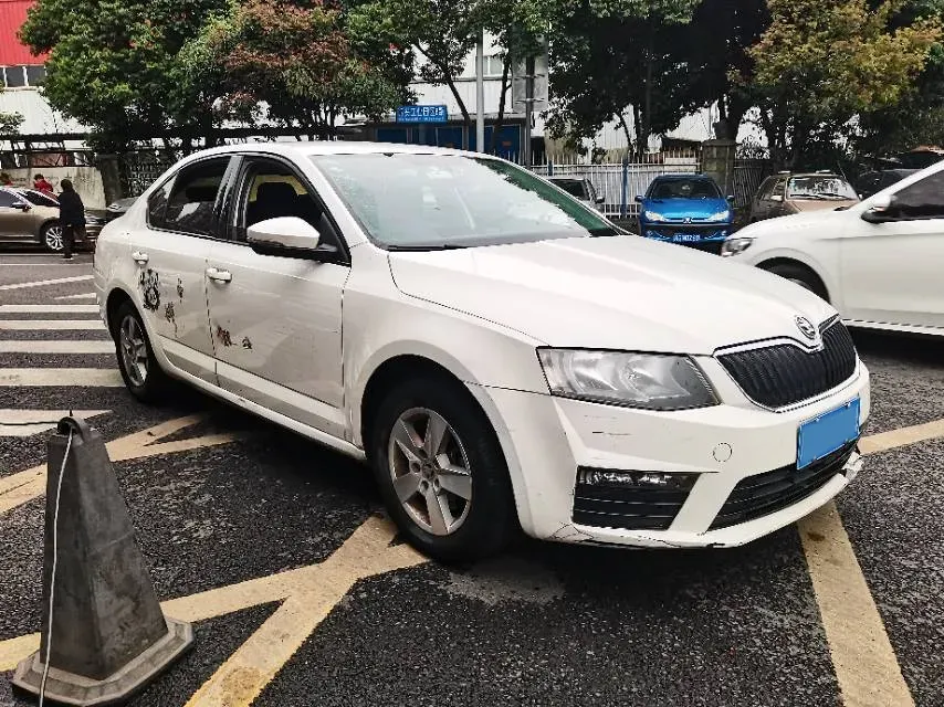 2017 Skoda Octavia 1.6L 110HP L4 5MT,autocango,china used car exporter,china ev exporter,chinese used car exporter,chinese used ev exporter