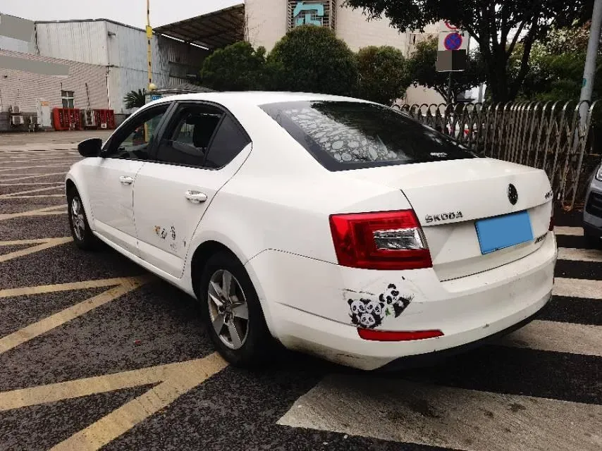 2017 Skoda Octavia 1.6L 110HP L4 5MT,autocango,china used car exporter,china ev exporter,chinese used car exporter,chinese used ev exporter